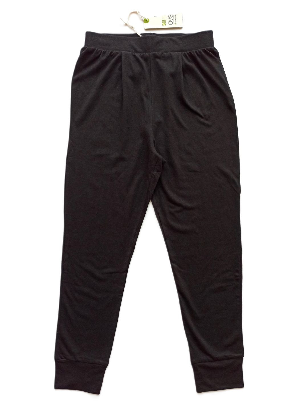 Фуксиновий (колору Фукія) демісезонний комплект костюм для дівчинки лонгслів фуксія + штани джогери чорні OVS