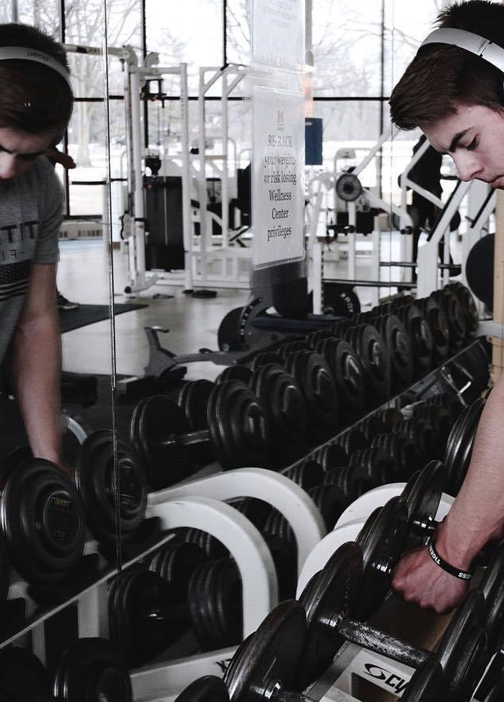 Серая мужская футболка Alpha