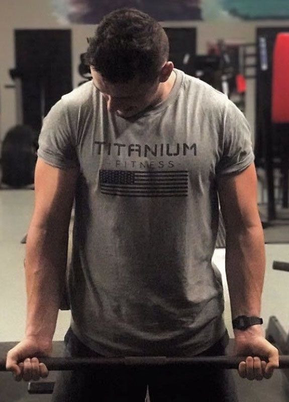 Серая мужская футболка Alpha