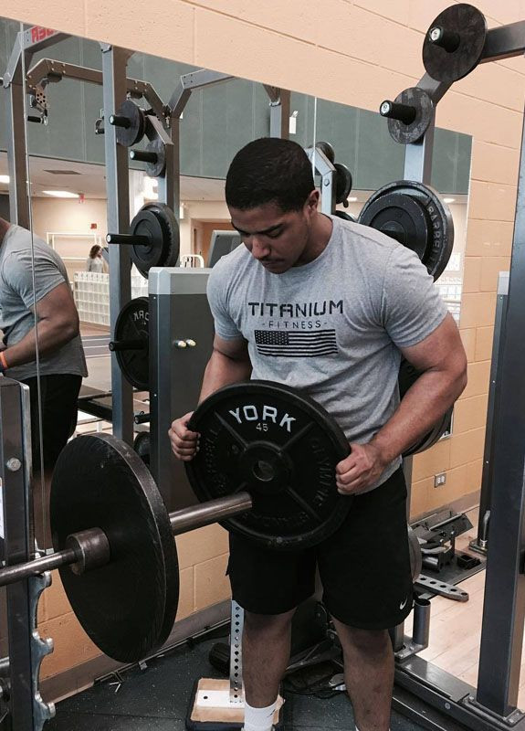 Серая мужская футболка Alpha