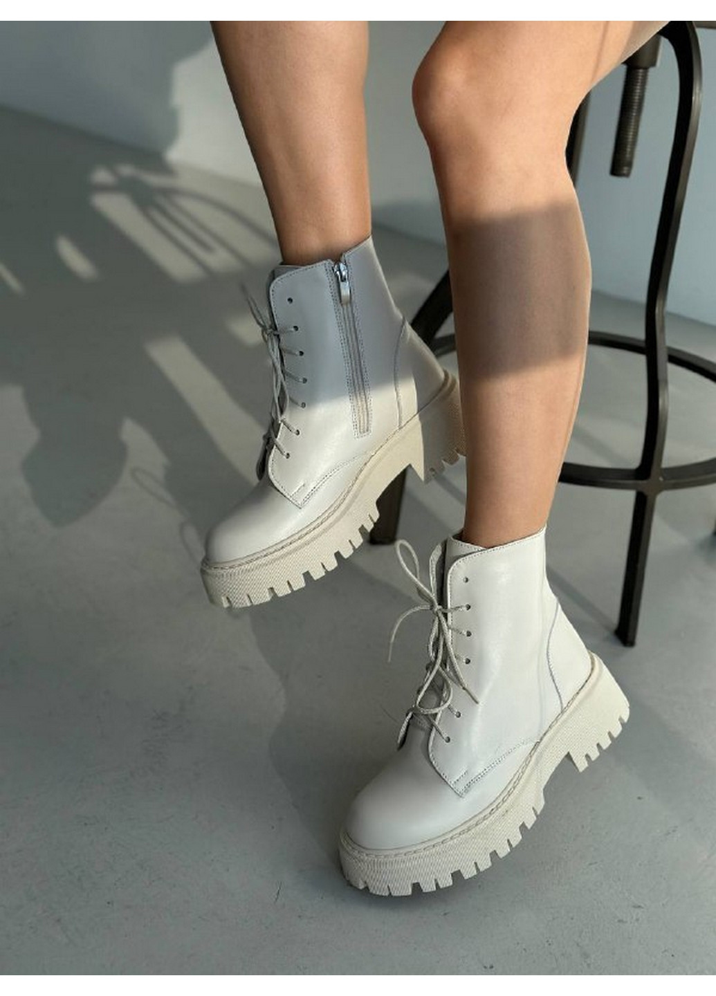 Осенние кожаные женские ботинки VZUTIK