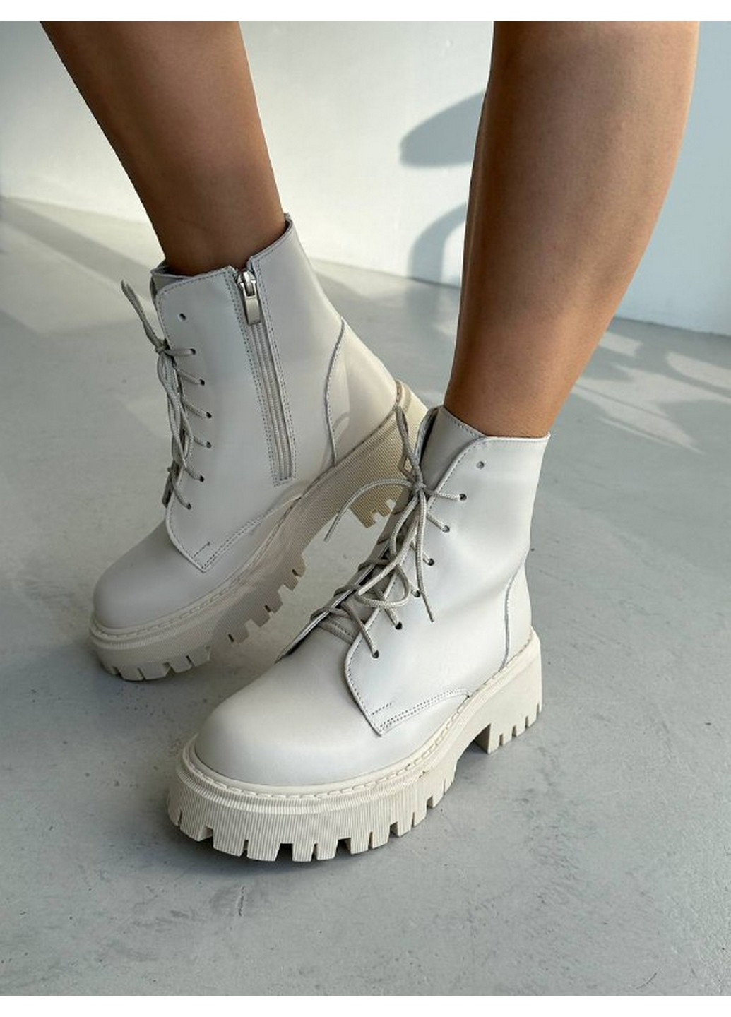 Осенние кожаные женские ботинки VZUTIK