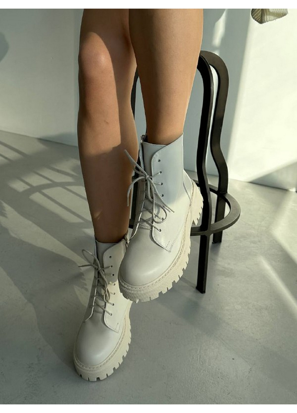 Осенние кожаные женские ботинки VZUTIK