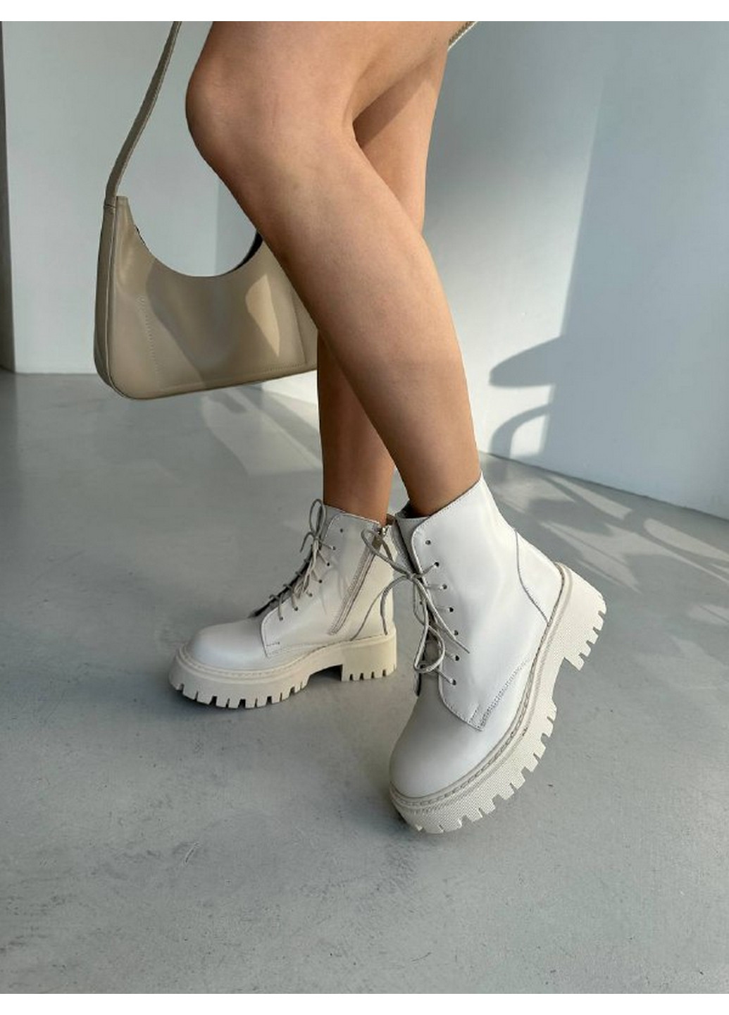 Осенние кожаные женские ботинки VZUTIK