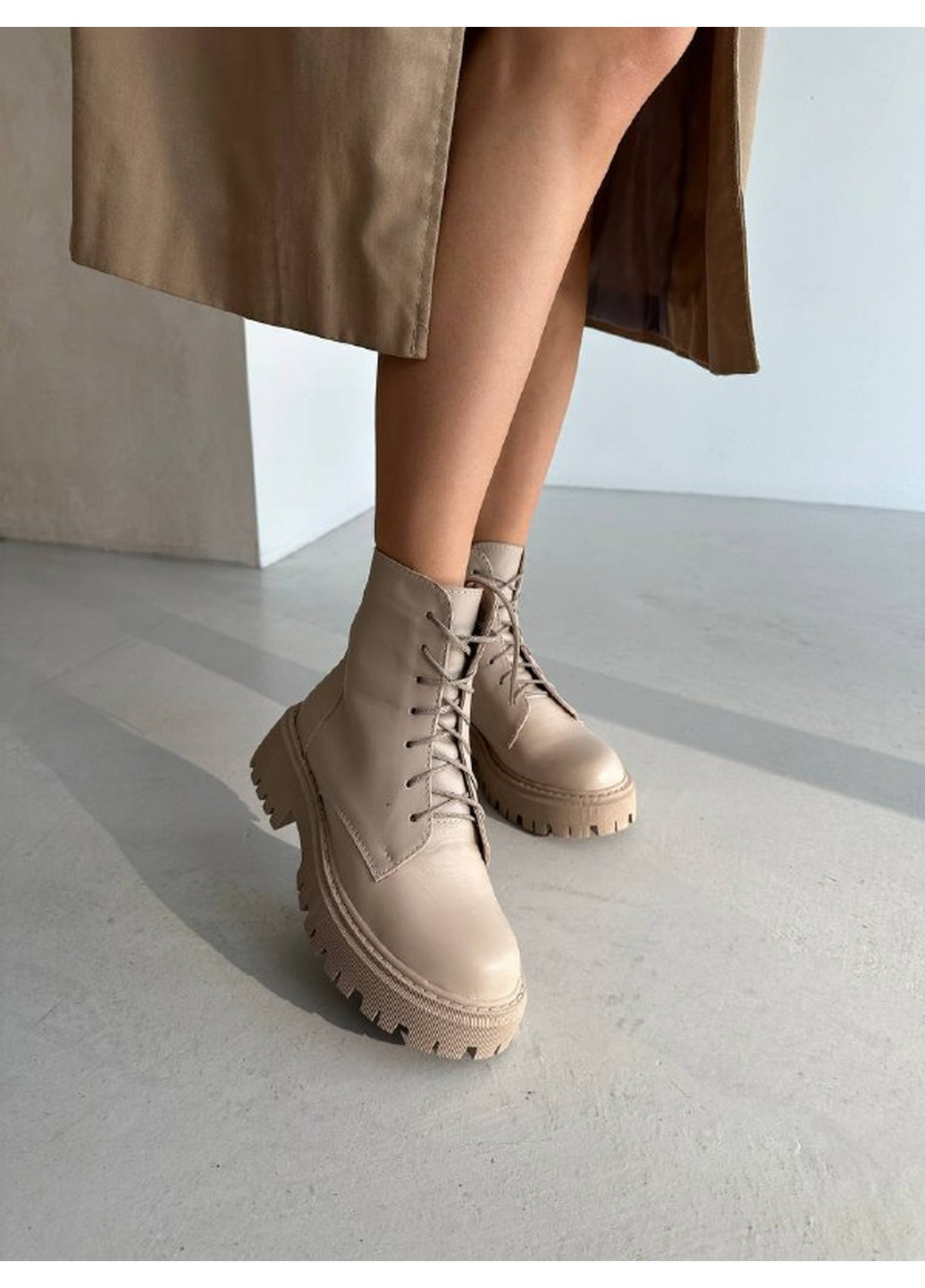 Осенние кожаные женские ботинки VZUTIK