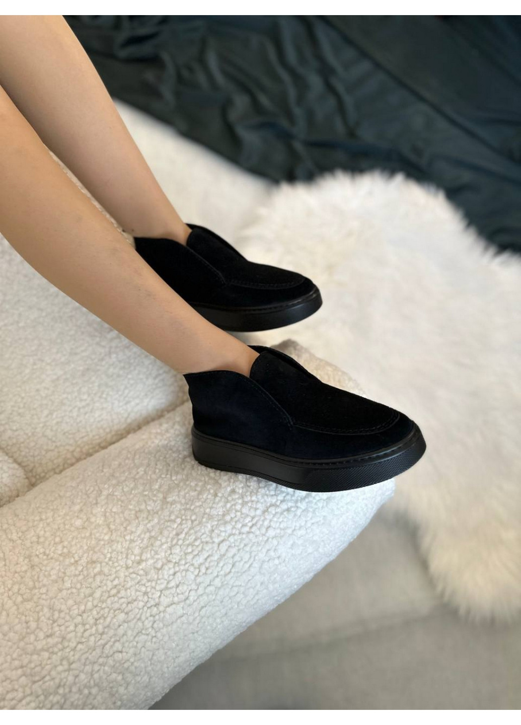 VZUTIK Жіночі замшеві лофери чорний з натуральна замша, україна — всесезон (277691914)