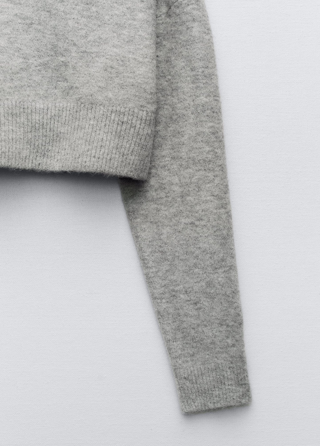Серый демисезонный свитер Zara