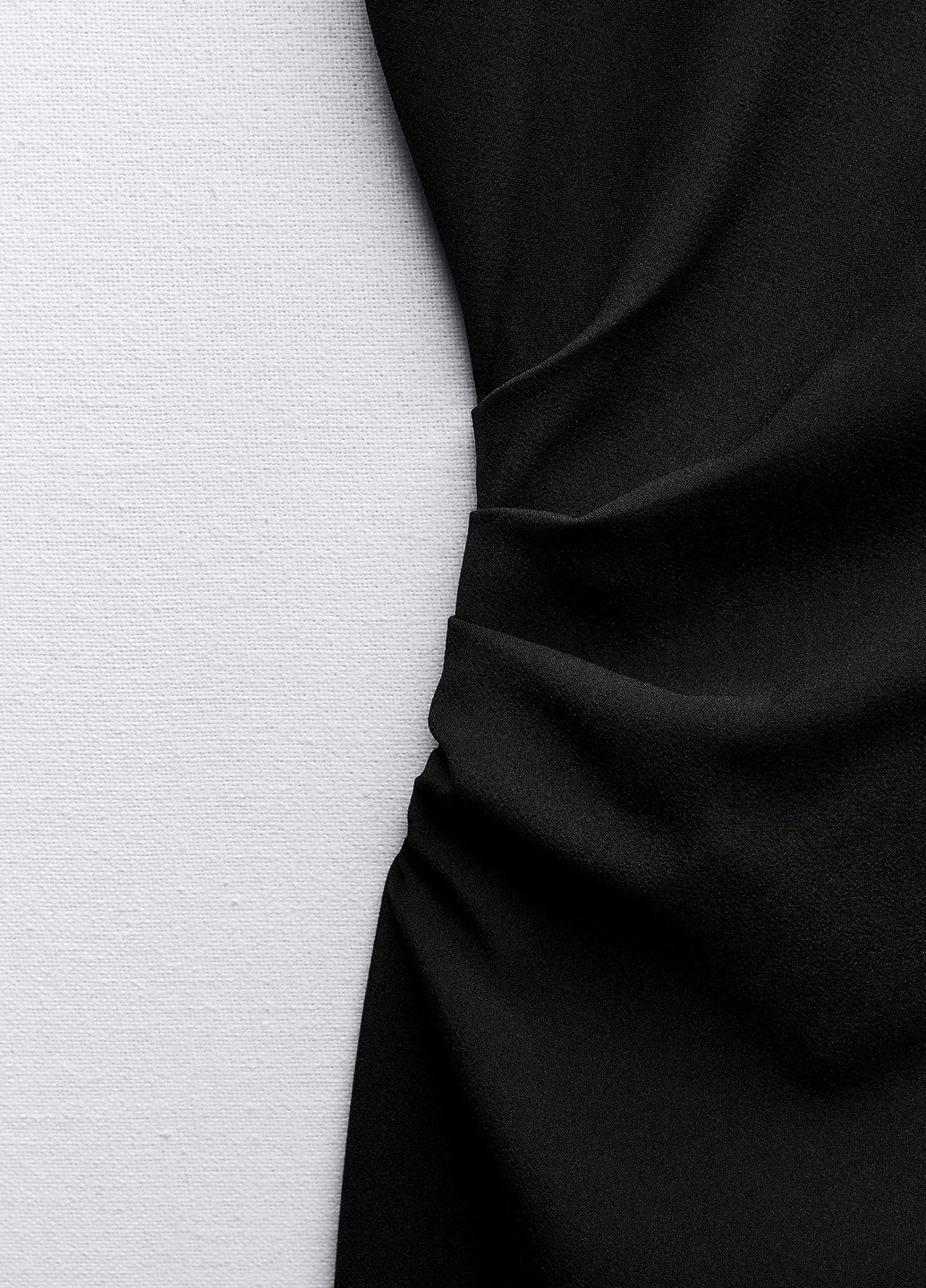 Черное деловое платье Zara однотонное