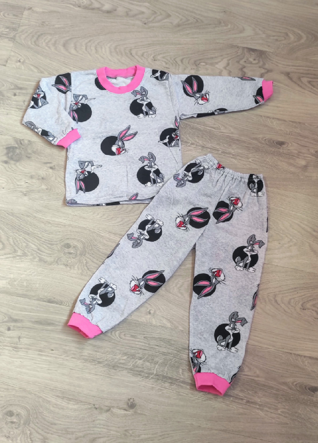 Комбинированная всесезон пижама детская с кроликом лонгслив + брюки No Brand