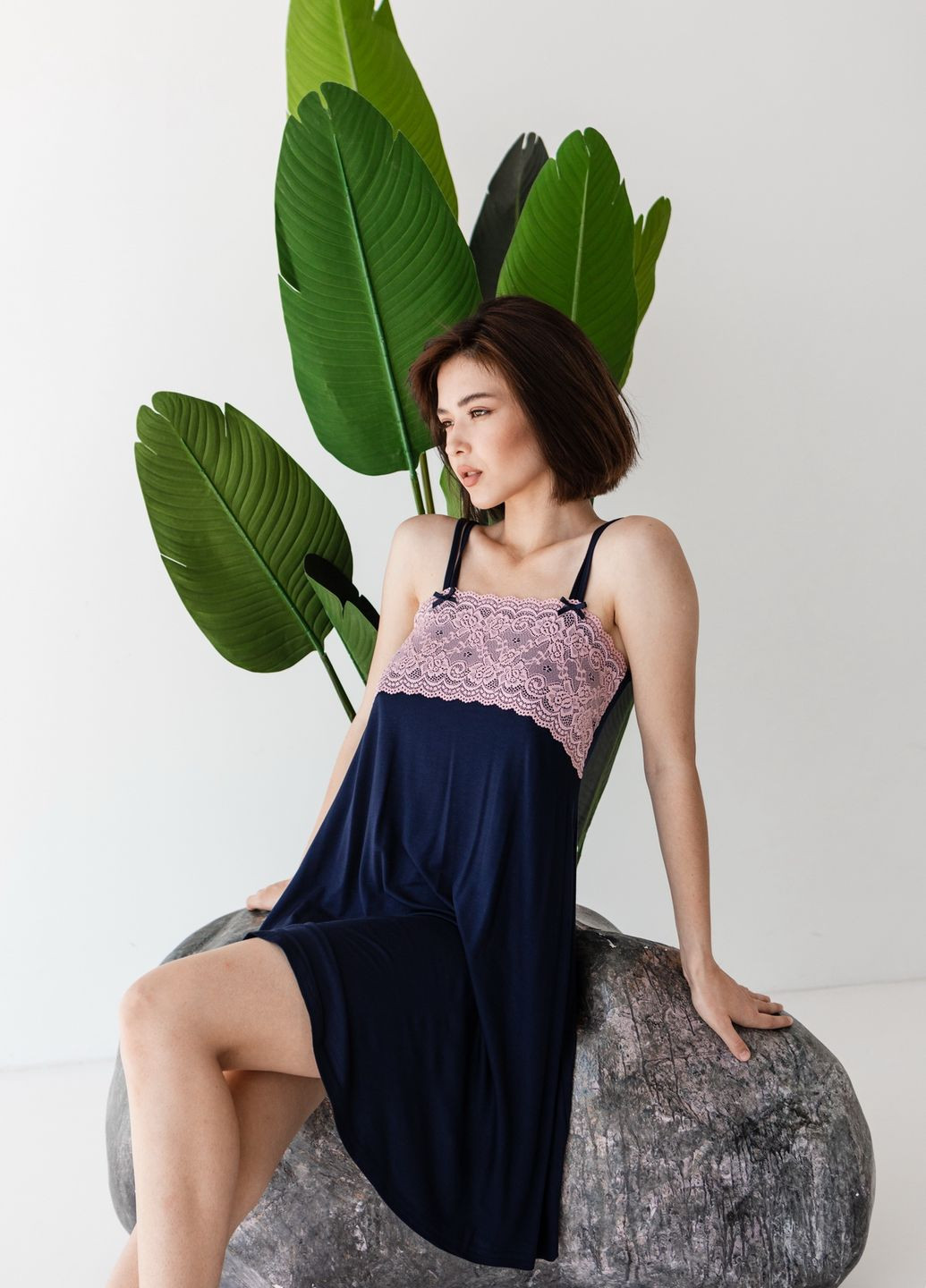 Віскозна однотонна сорочка з мереживом по грудях Nicoletta (277978875)