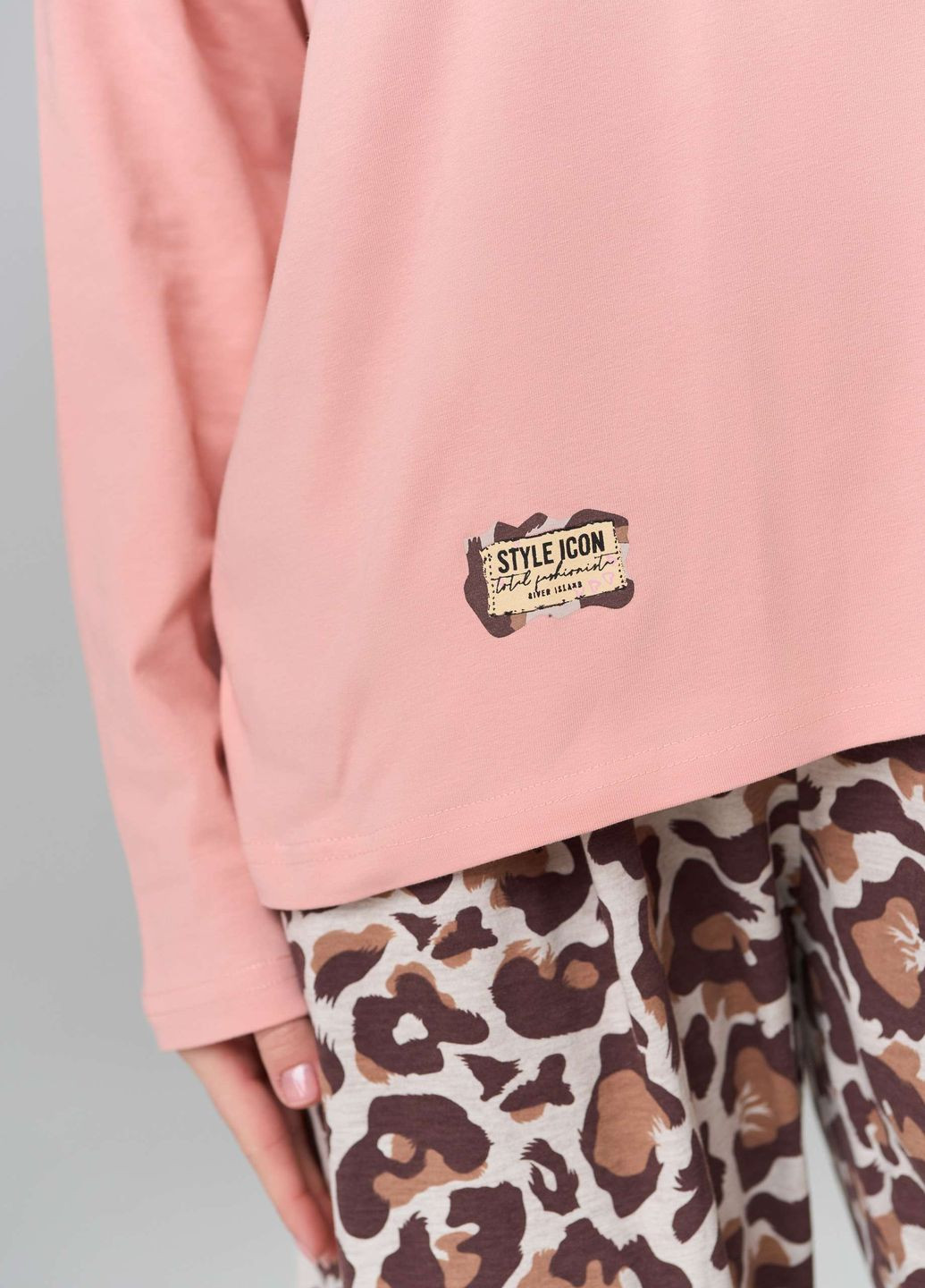 Персикова жіночий комплект із леопардовими штанами Nicoletta