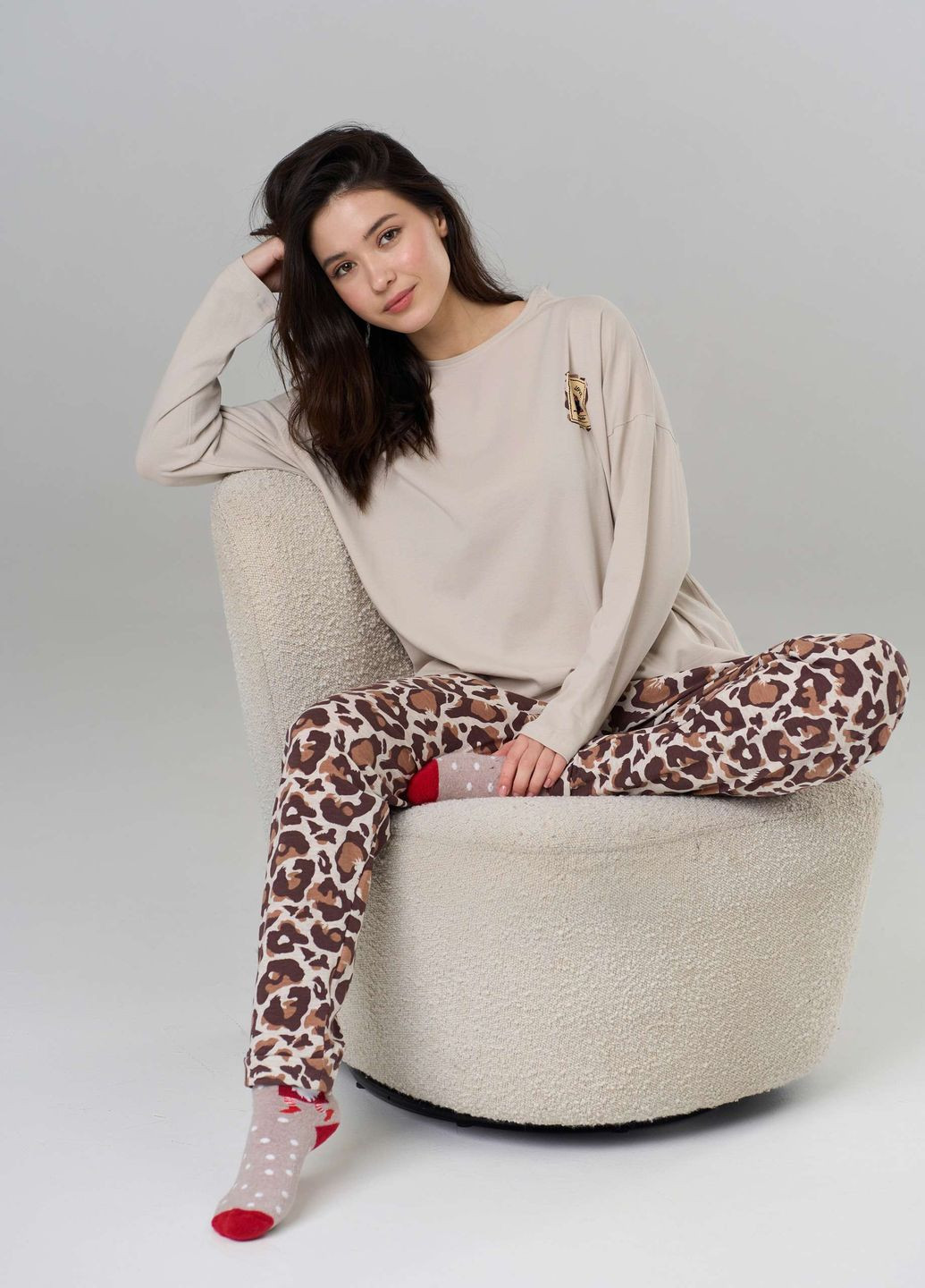 Молочная женский комплект с леопардовыми штанами Nicoletta