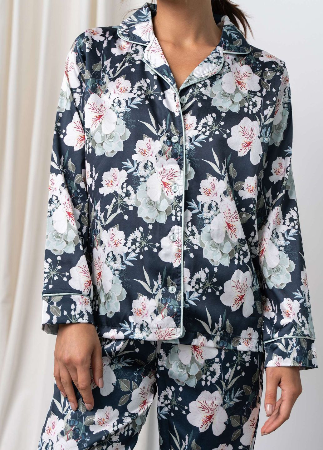 Темно-синяя комплект на пуговицах со штанами Nicoletta