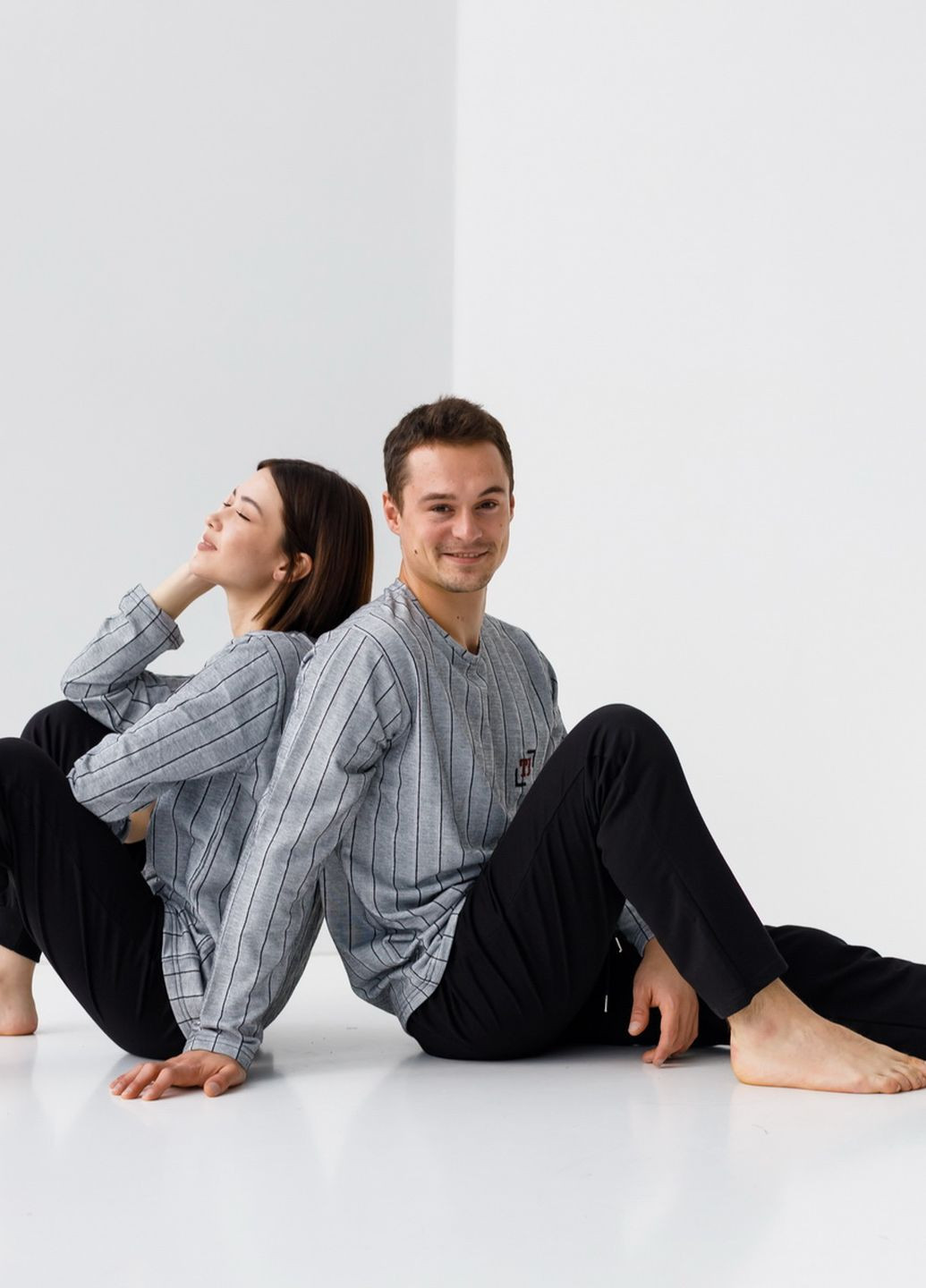 Світло-сіра жіночий костюм Nicoletta