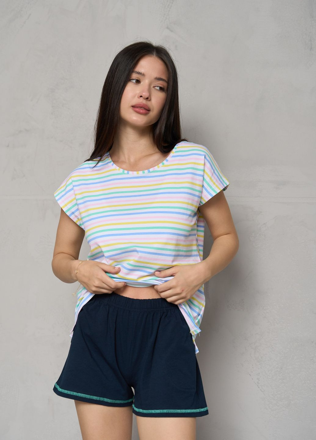 Біла жіночий комплект із шортиками Nicoletta