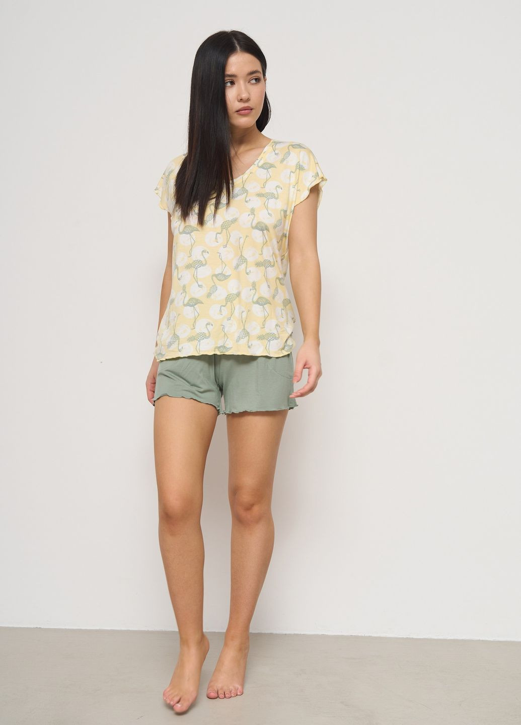 Жовта комплект футболки та шорти Nicoletta