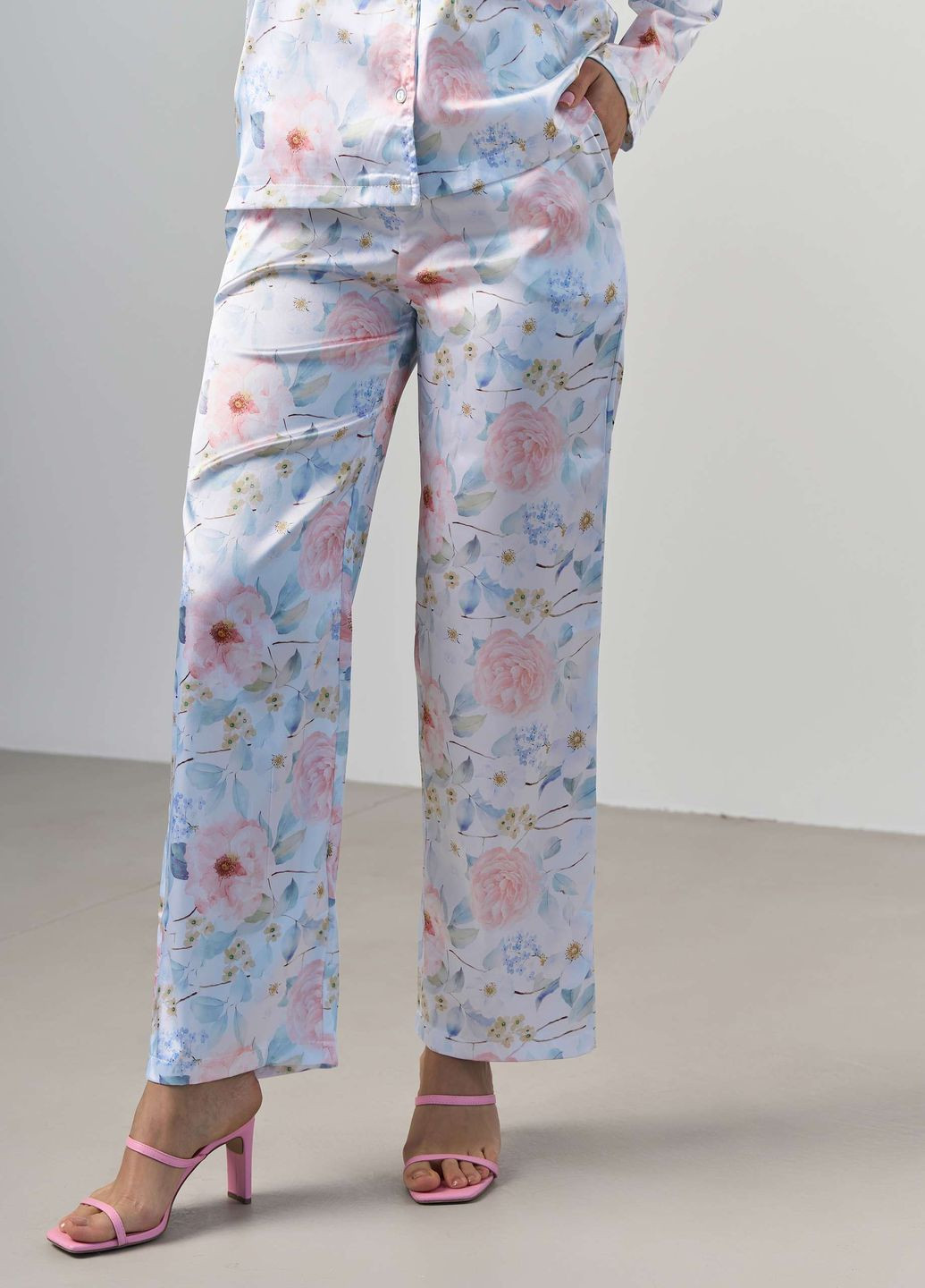 Молочная женская пижама на пуговицах Nicoletta