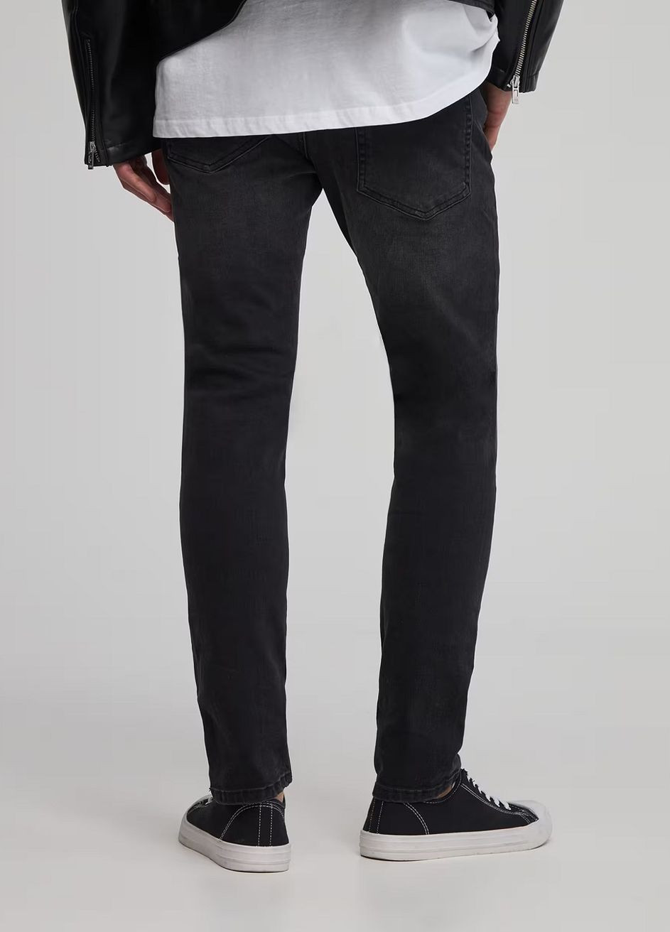 Черные демисезонные джинсы чел Terranova