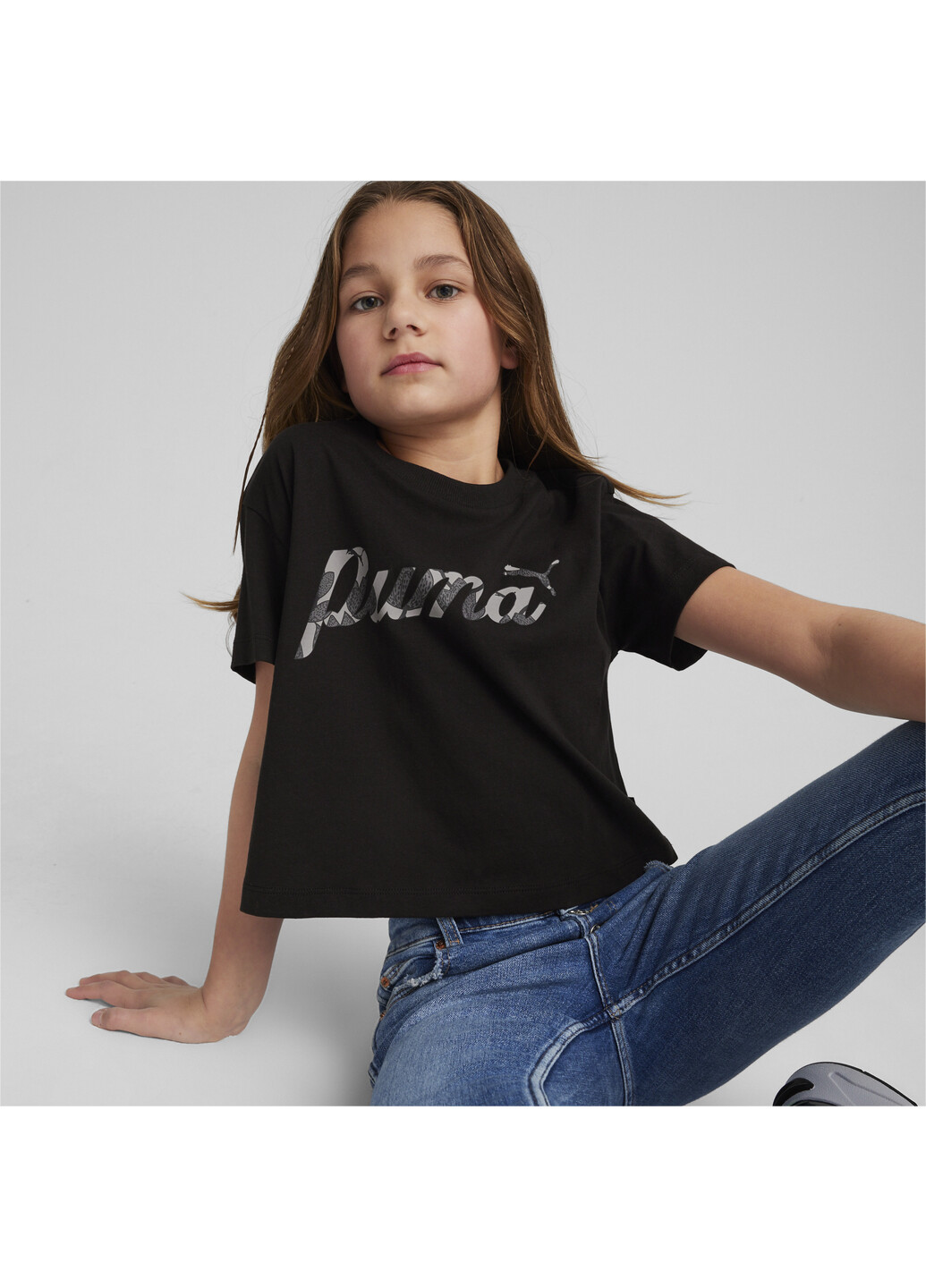 Чорна демісезонна дитяча футболка ess+ blossom youth short tee Puma