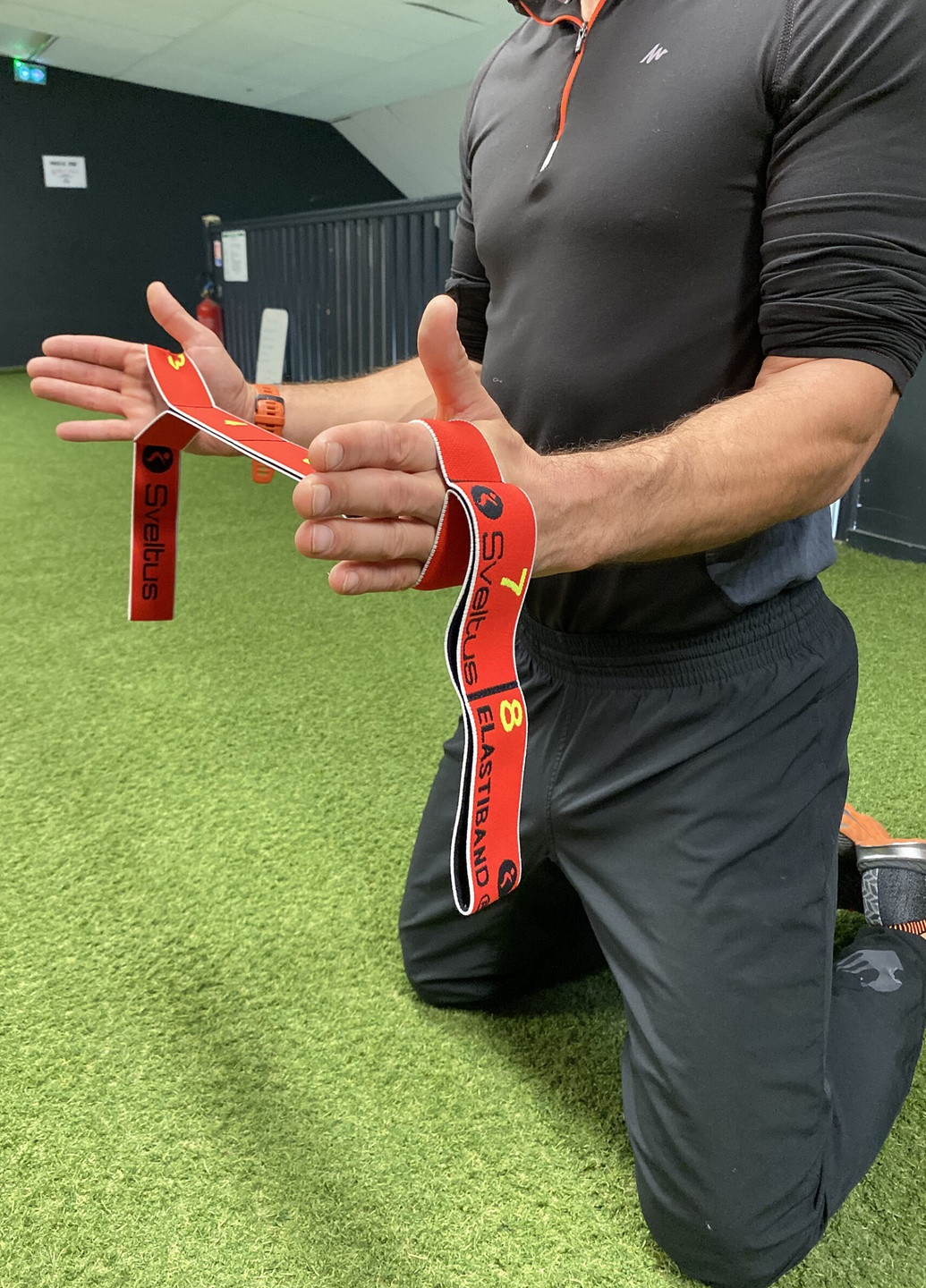 Эспандер для фитнеса красный, 10 кг + QR код (SLTS-0006) Sveltus Elastiband (256606538)