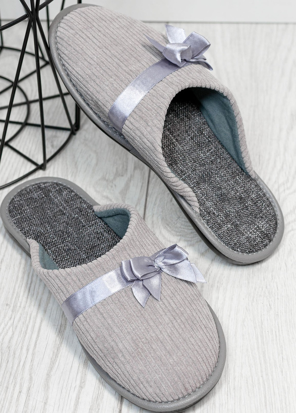 Серые тапочки домашние женские ISSA PLUS с бантом