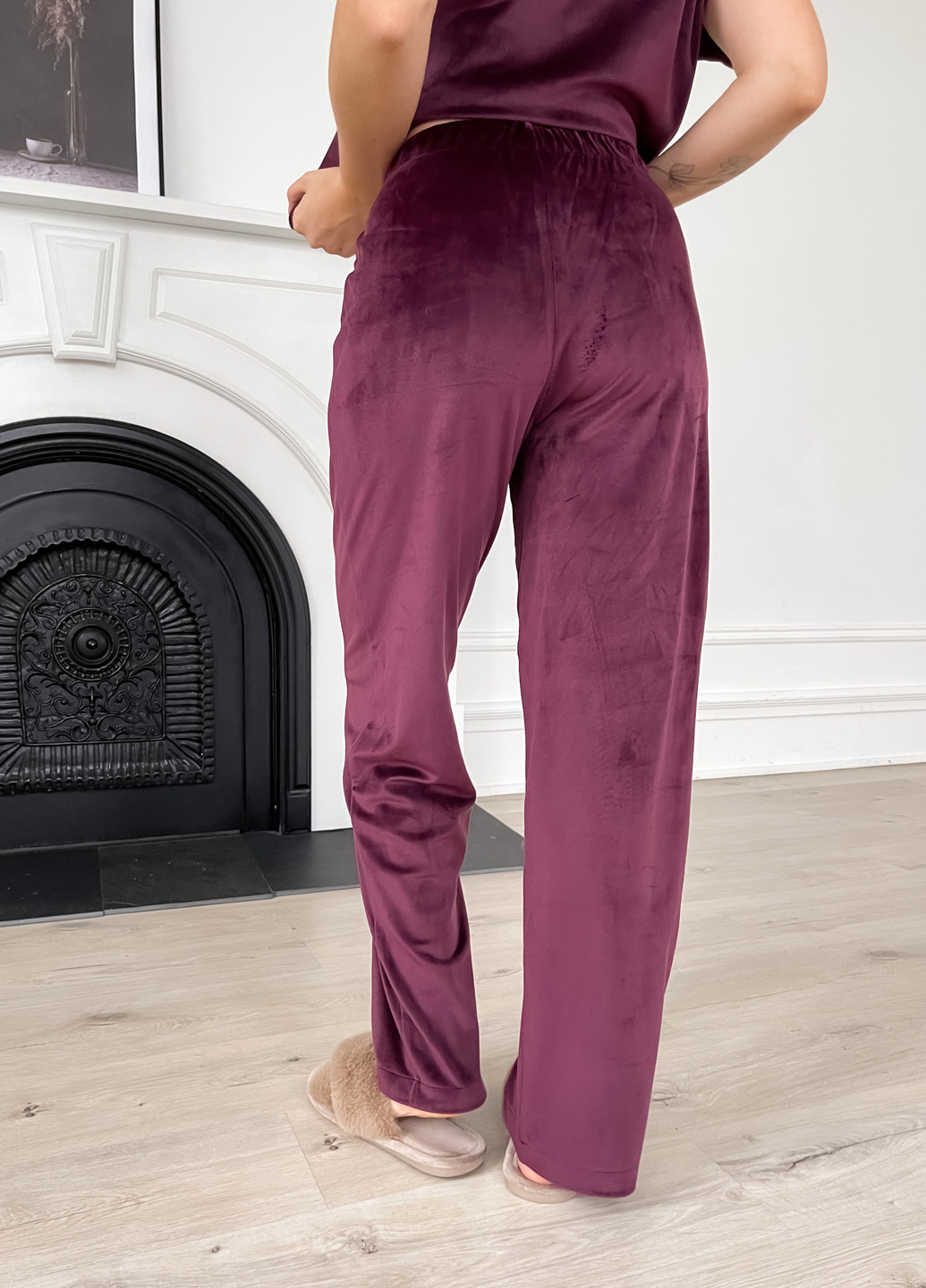 Бордовая зимняя теплая велюровая женская пижама 3: халат, брюки, футболка бордового цвета 100000212 кофта + футболка + брюки Merlini Буя
