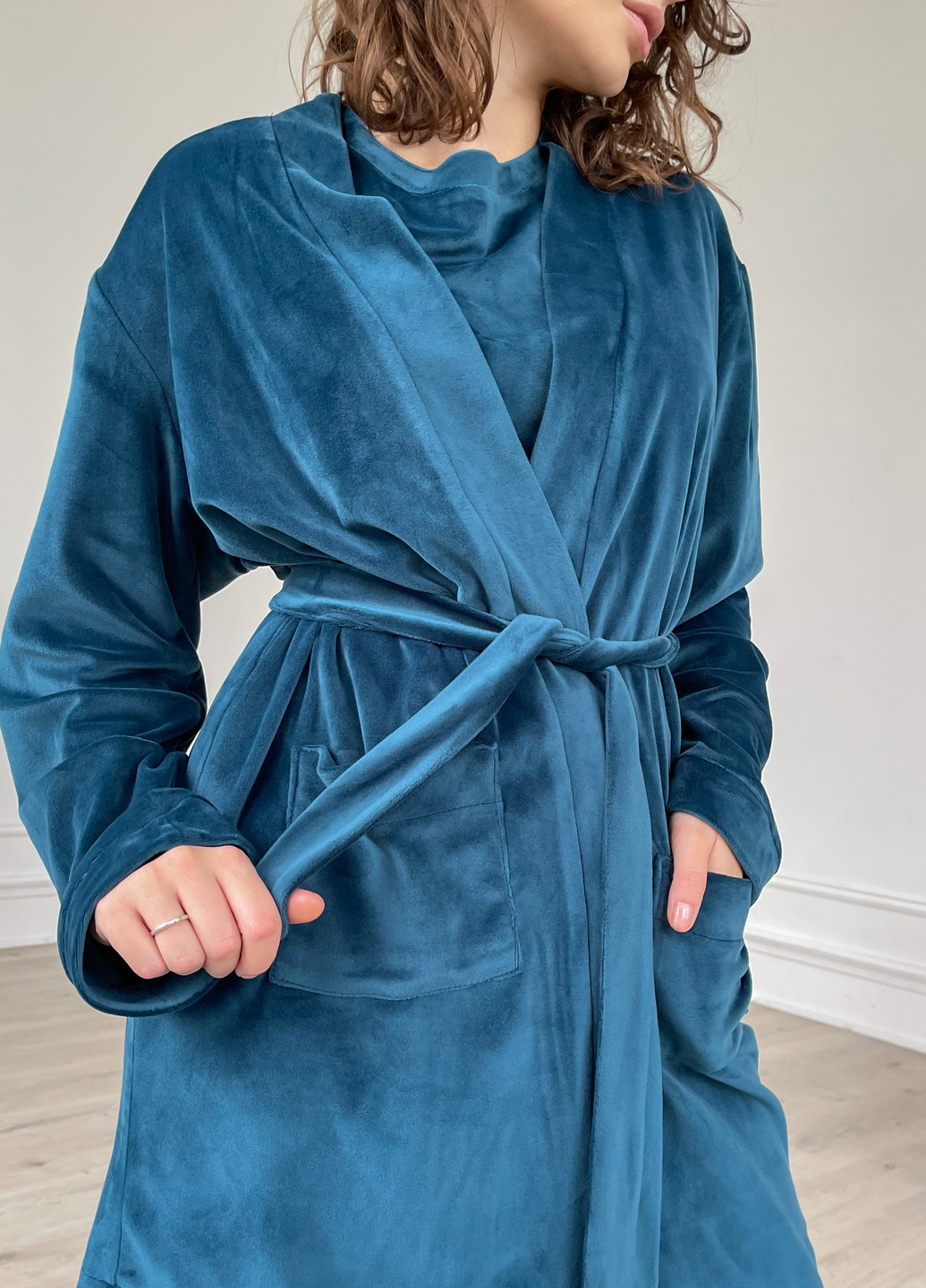 Смарагдова зимня тепла велюрова жіноча піжама 3: халат, штани, футболка смарагдового кольору 100000214 кофта + футболка + брюки Merlini Буя