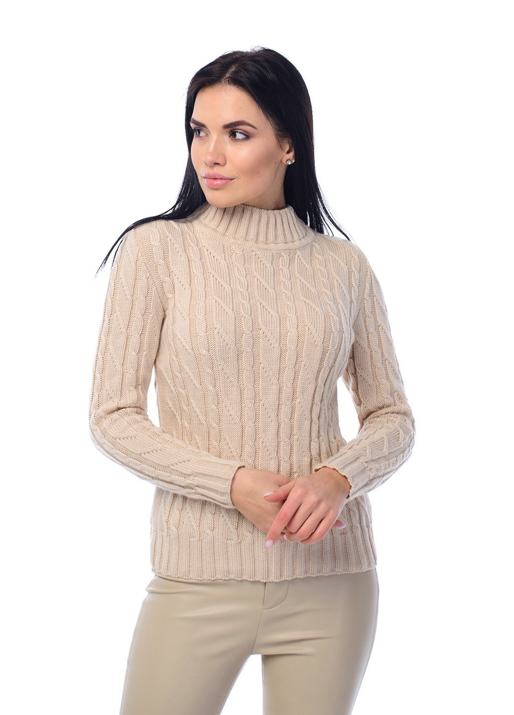 Пудровый женский мягкий свитер с воротником стойкой. SVTR
