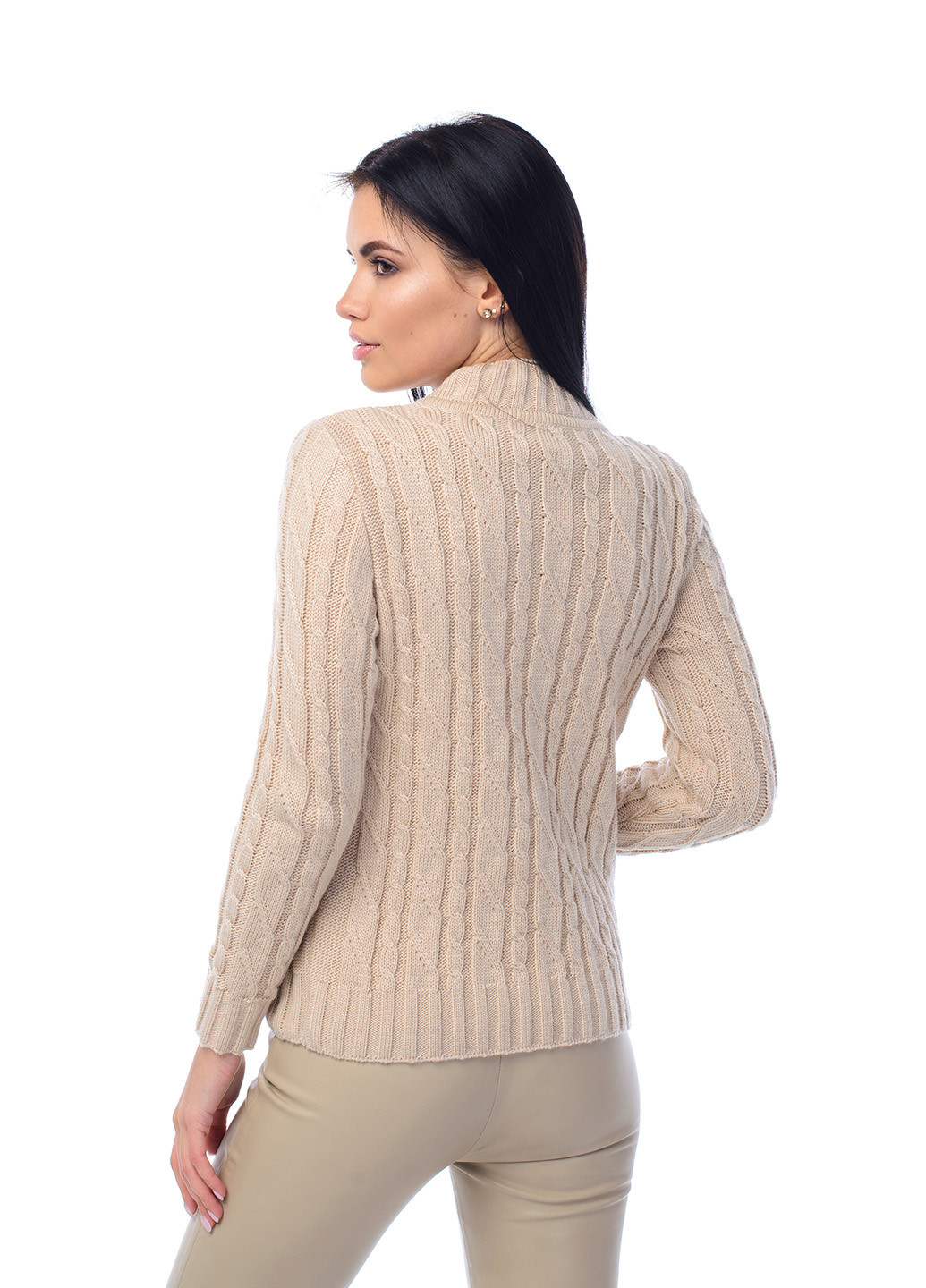 Пудровий жіночий м'який светр з коміром стійка SVTR