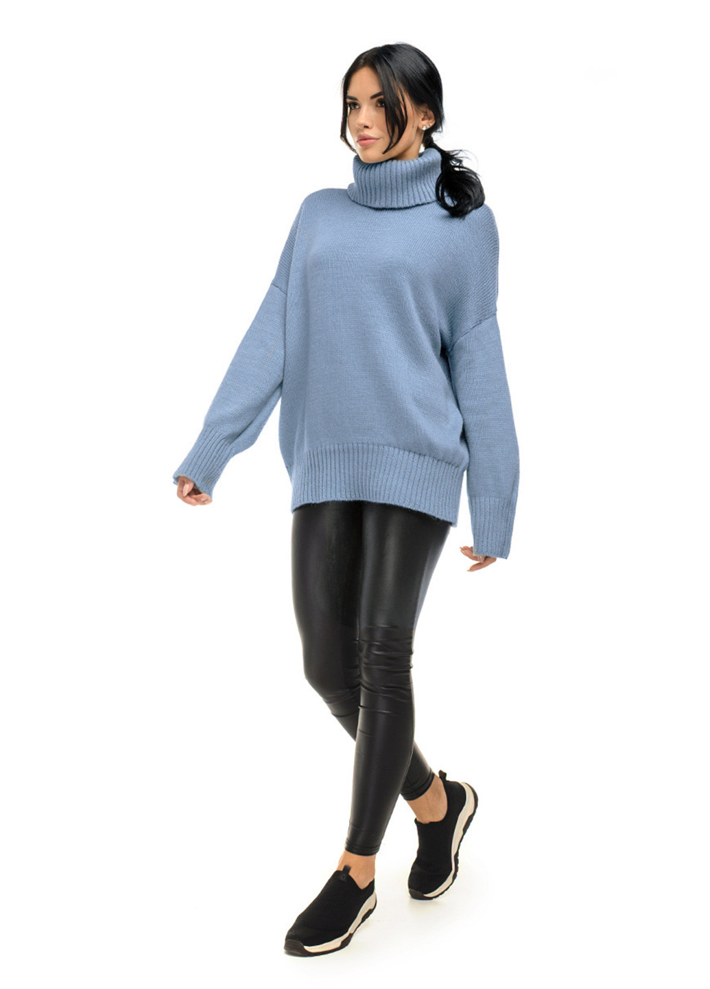 Голубой свободный женский свитер SVTR