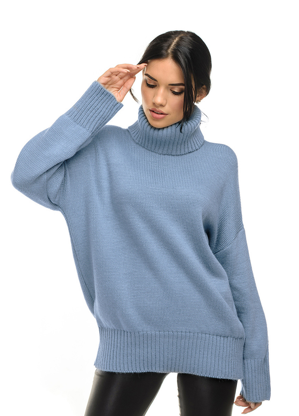 Блакитний вільний жіночий светр SVTR