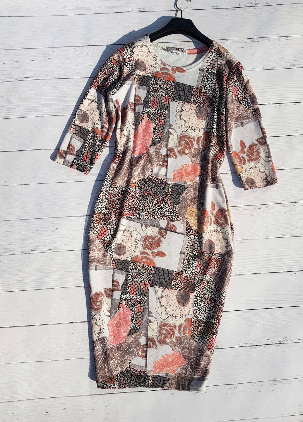 Сіра сукня трикотажна сіра в абстрактний принт Exclusive
