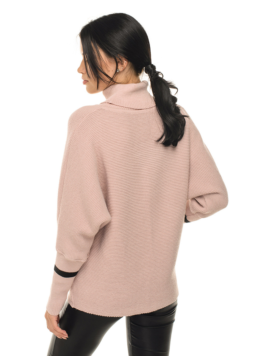 Пудровий светр з рукавами "кажан" SVTR