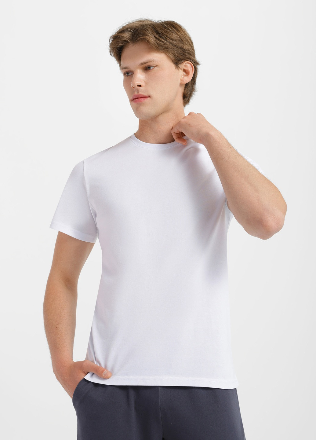 Біла футболка чоловіча базова з коротким рукавом Роза