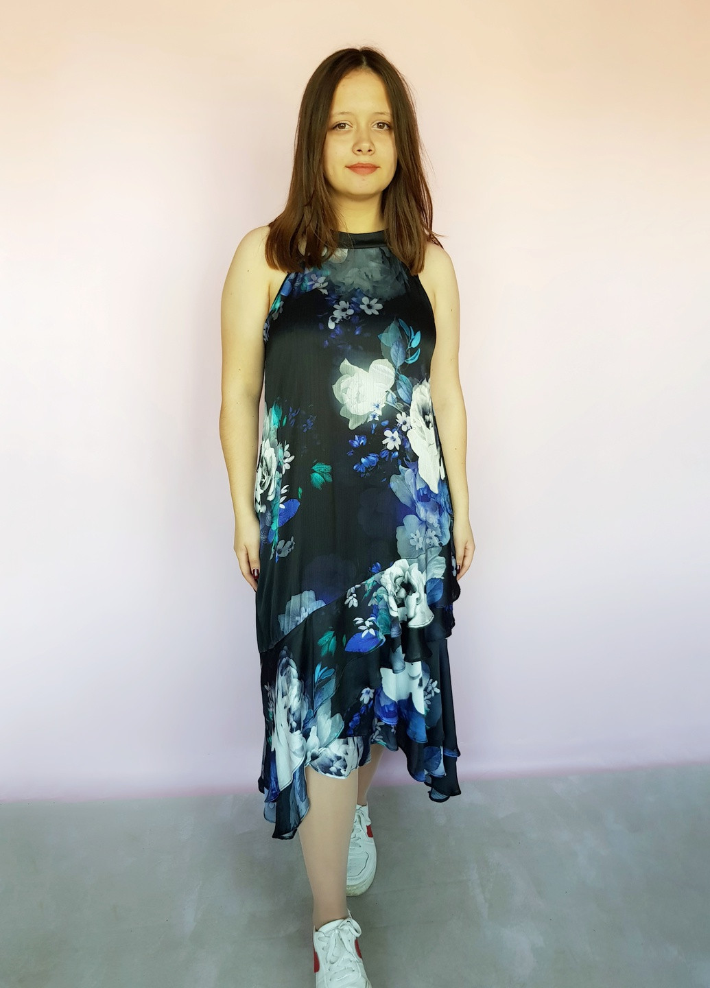 Чорна сукня синя в квіти міді Lipsy