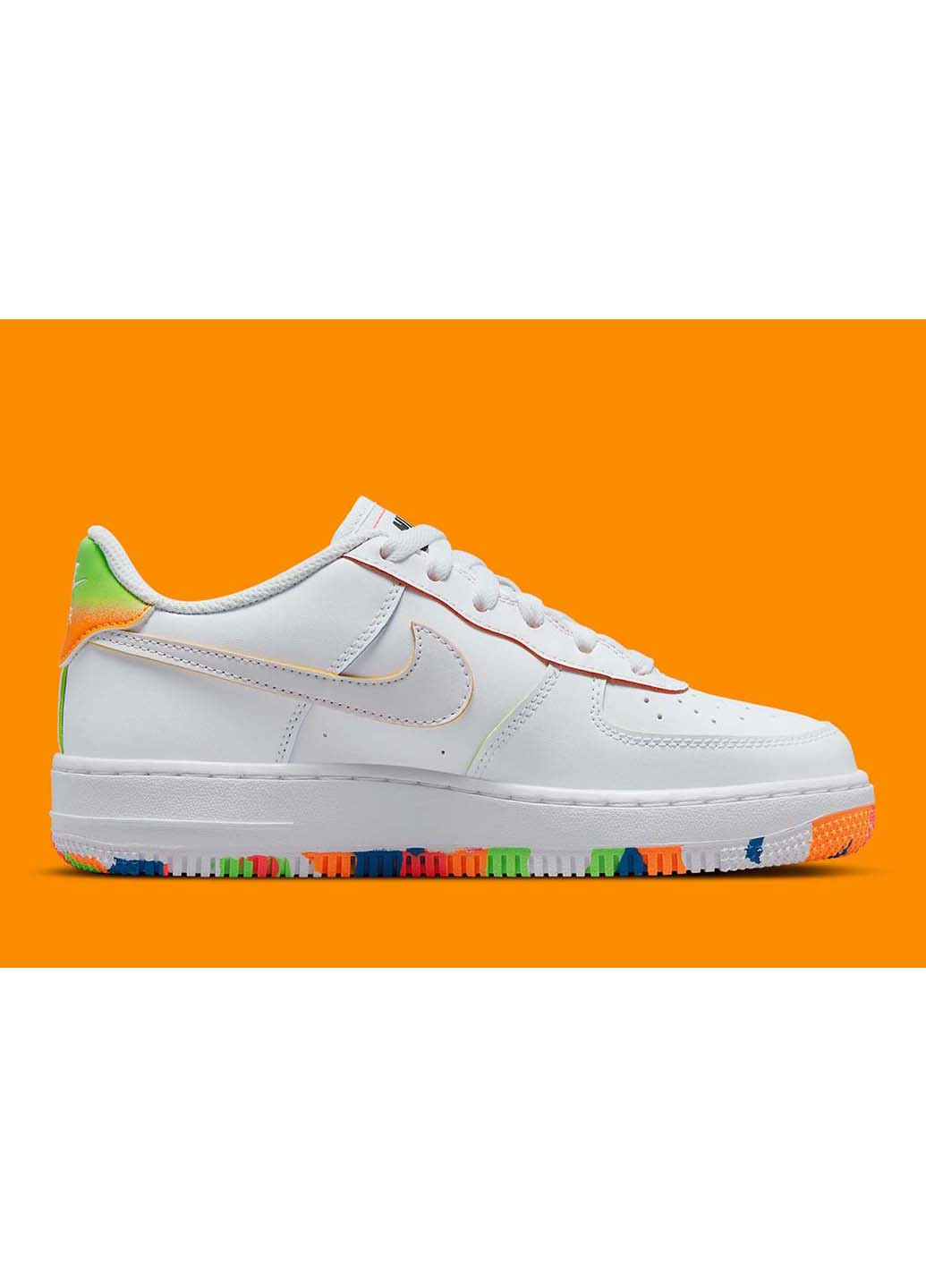 Белые демисезонные кроссовки Nike