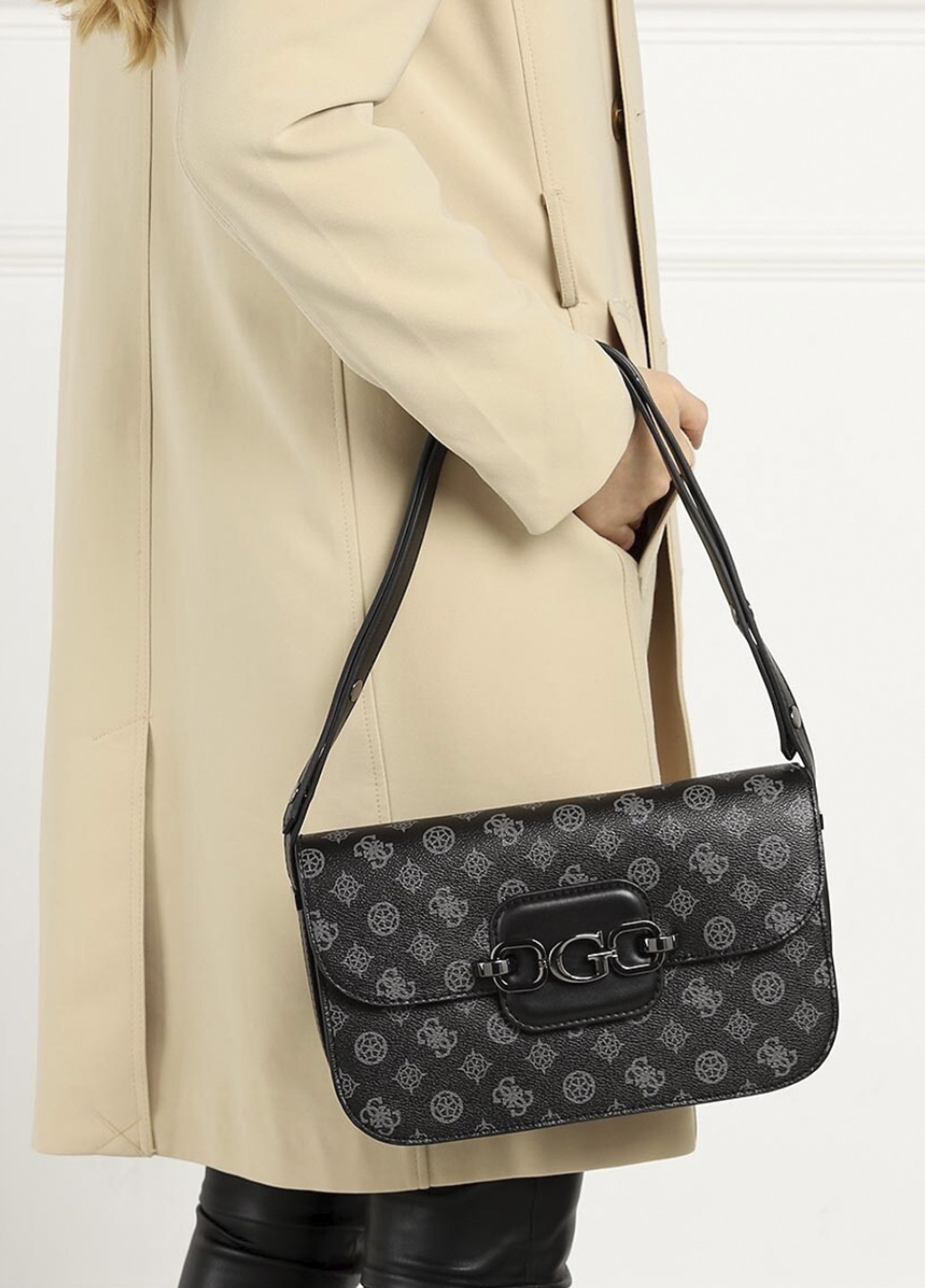 HENSELY Logo Shoulder 7821 Черный Guess (317432102)