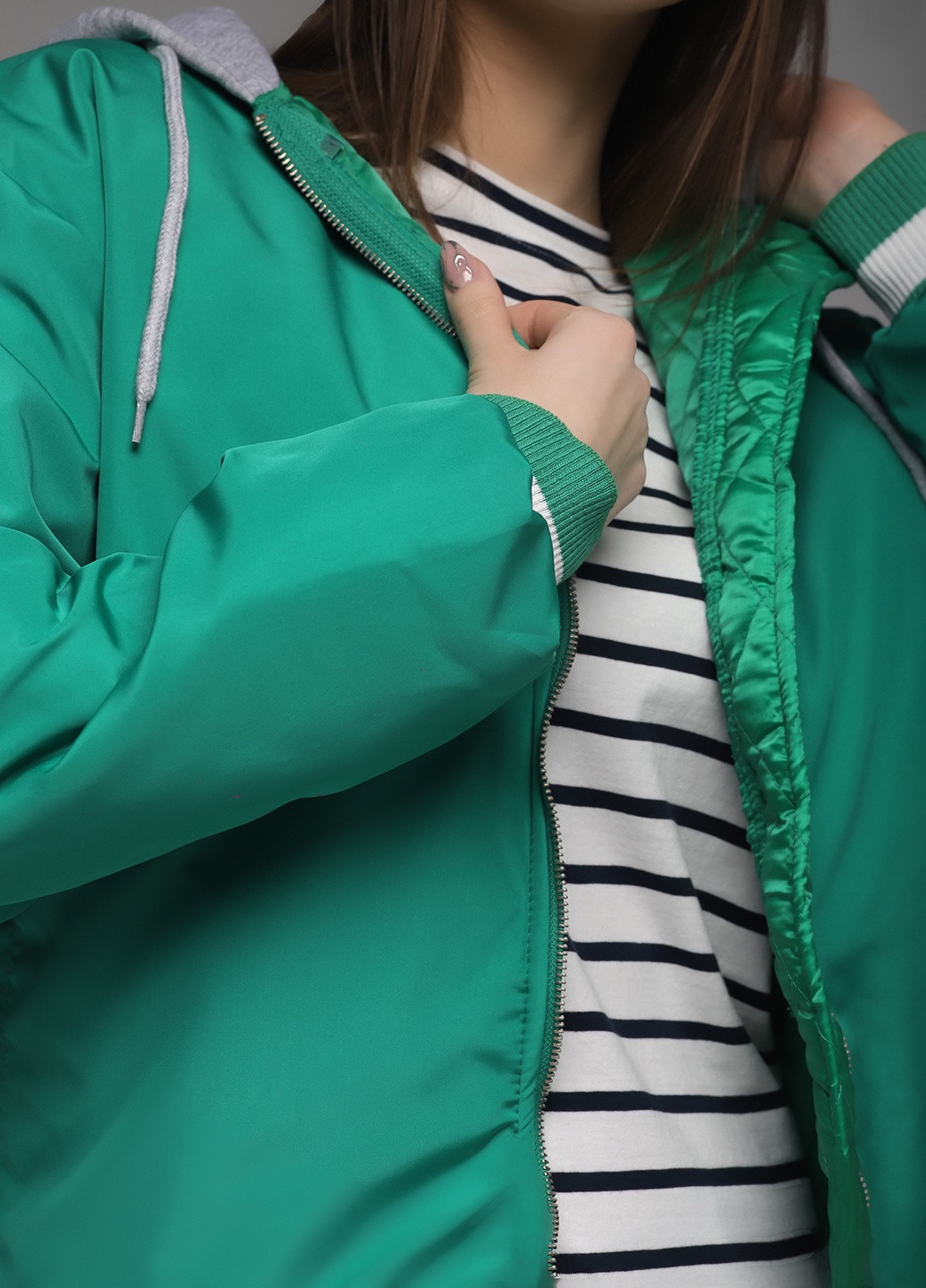 Зелена демісезонна куртка NOA noa