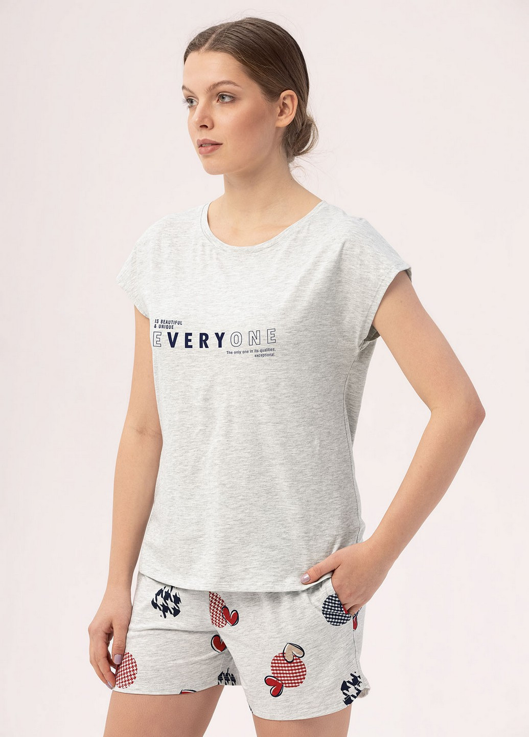 Світло-сіра всесезон піжама жіноча (футболка+шорти) Roksana 1409