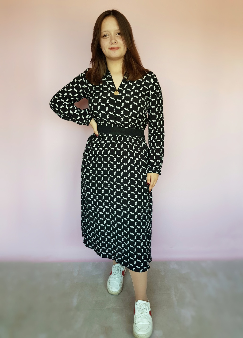 Черно-белое платье миди в геометричный принт Piena