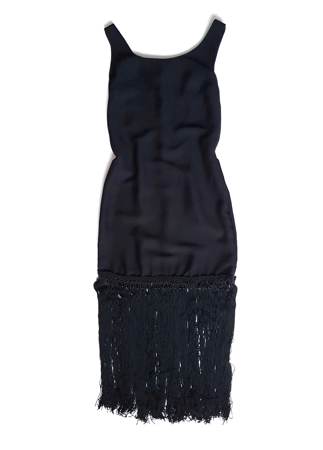 Черное платье черное с бахромой внизу No Brand