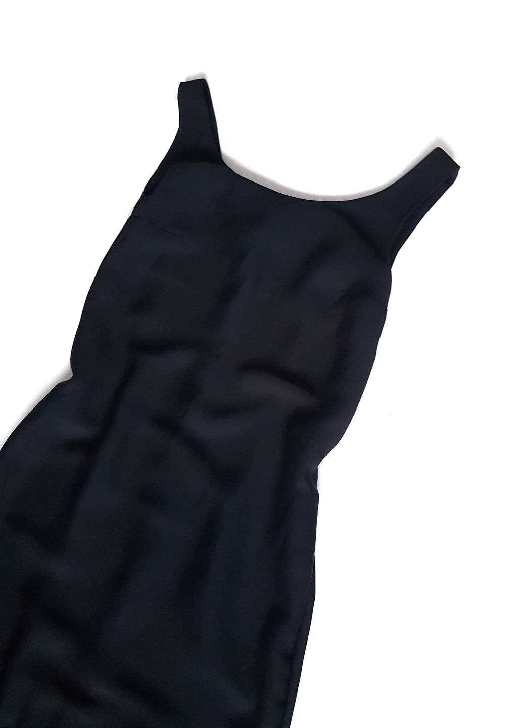 Черное платье черное с бахромой внизу No Brand