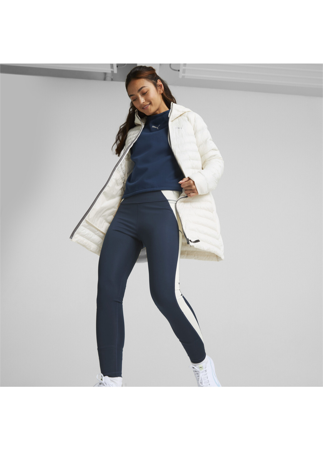 Куртка PackLITE Jacket Women Puma однотонный белый спортивный нейлон, полиэстер