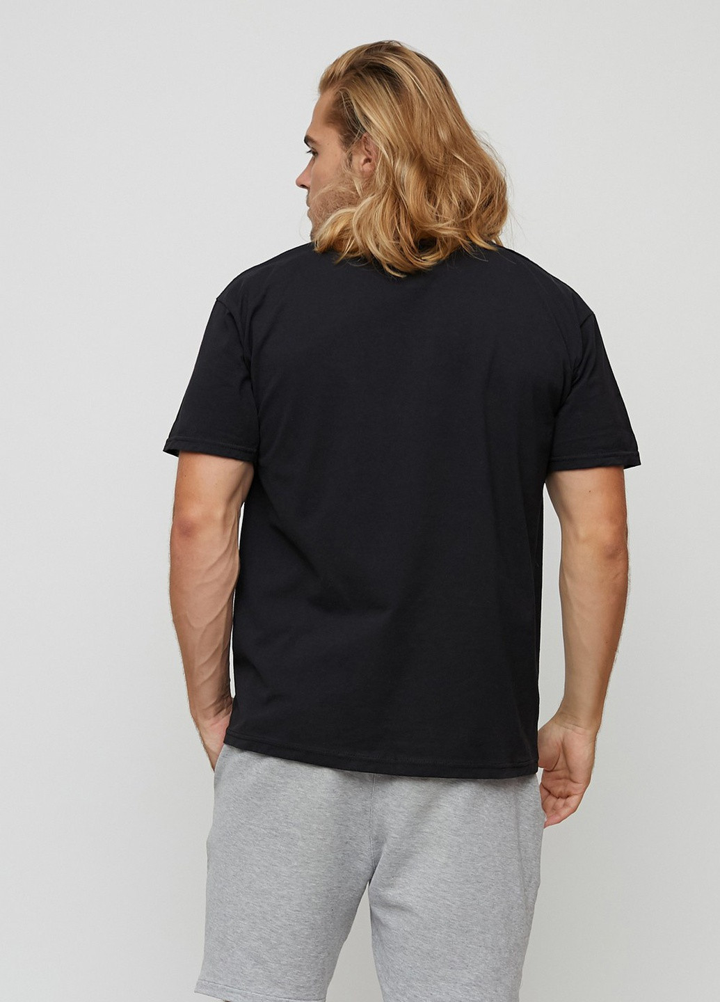 Чорна футболка чоловіча basic чорна з принтом YAPPI