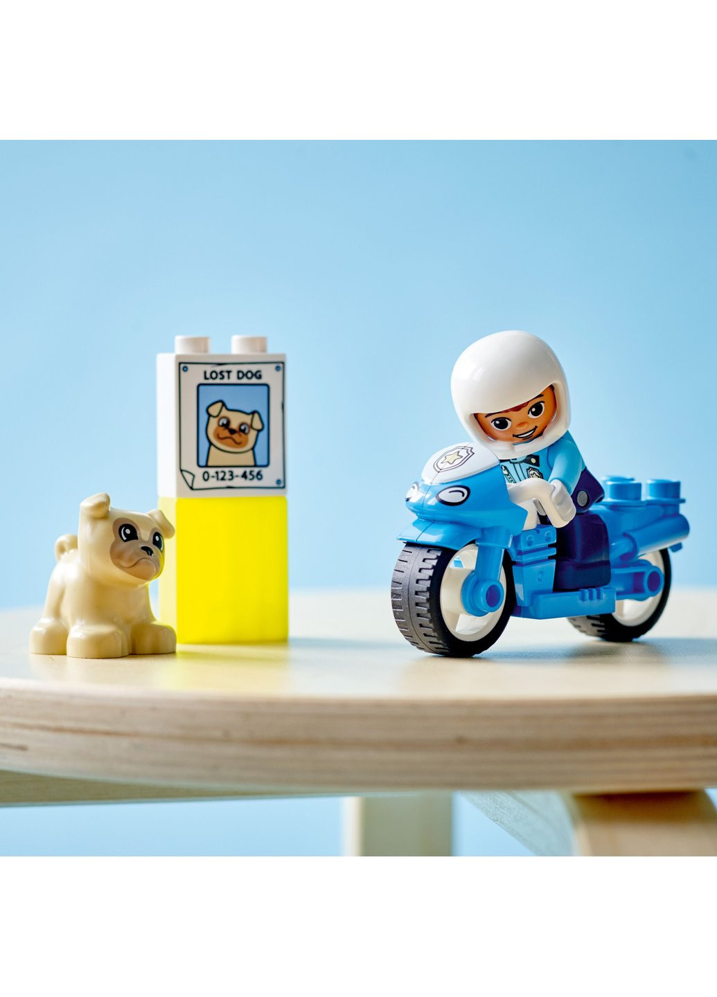 Конструктор DUPLO Town Полицейский мотоцикл 5 деталей (10967) Lego (257099485)