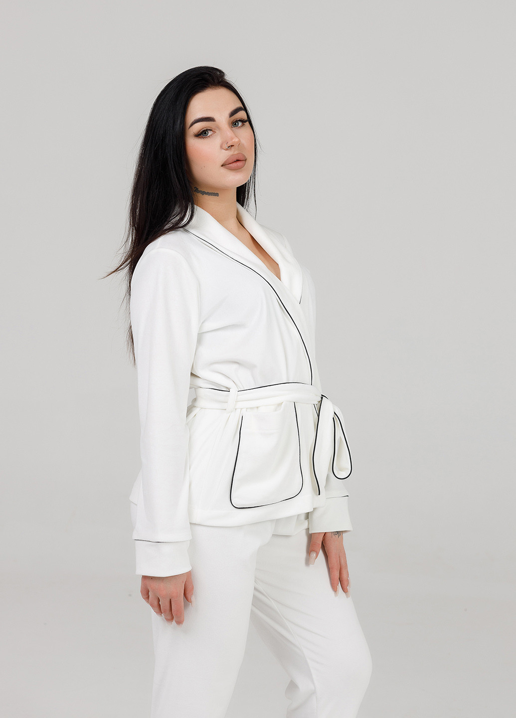 Біла всесезон велюрова піжама (халат+штани) білий кофта + брюки SONTSVIT