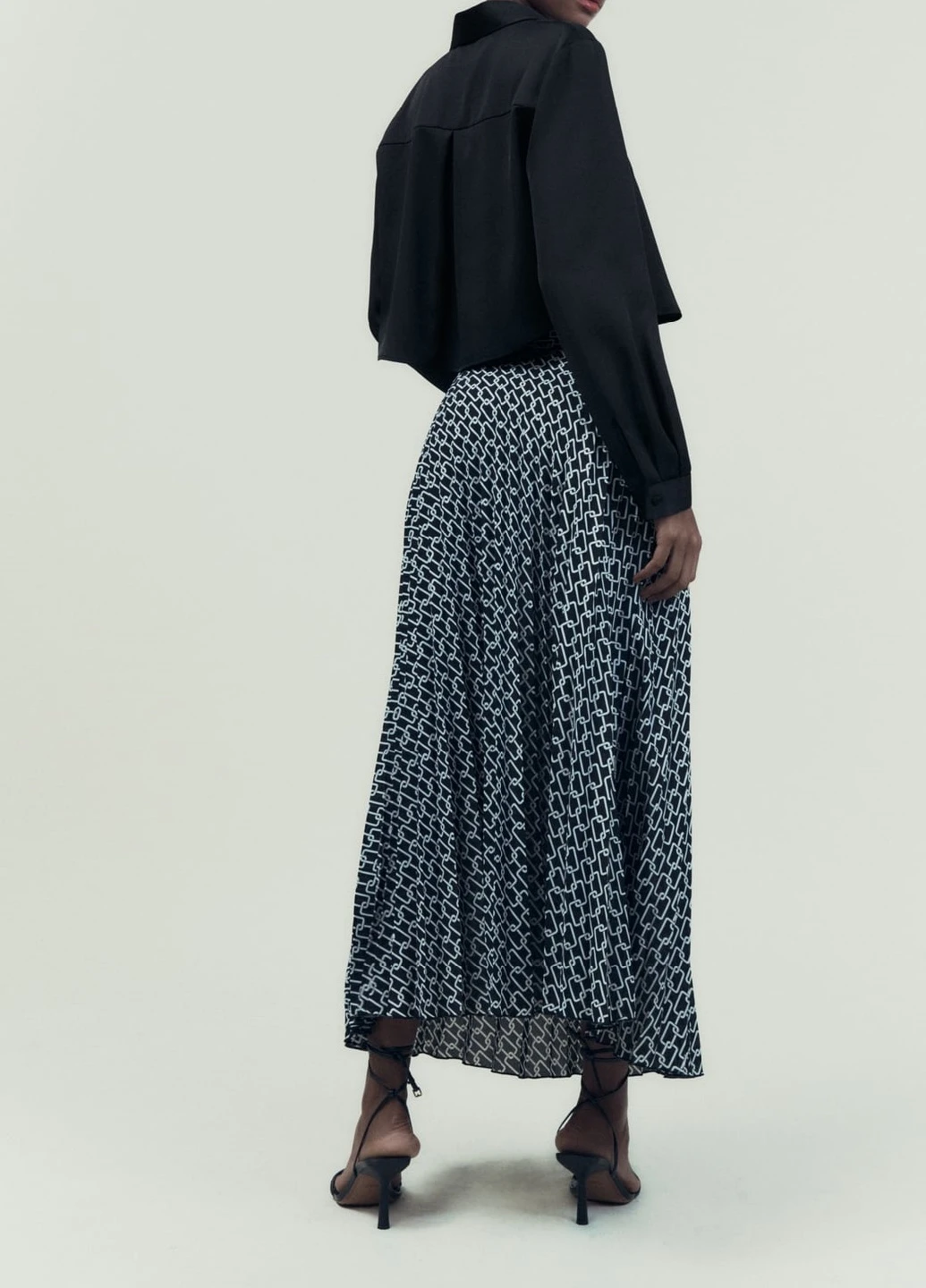 Черная кэжуал рубашка однотонная Zara