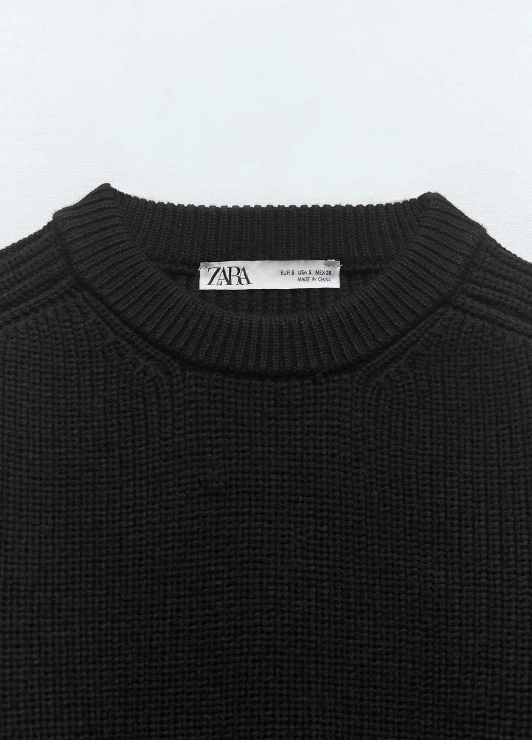Чорний демісезонний светр Zara