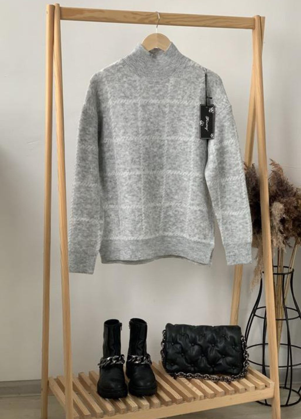 Серый свитер женский oversize в клетку серый Finery