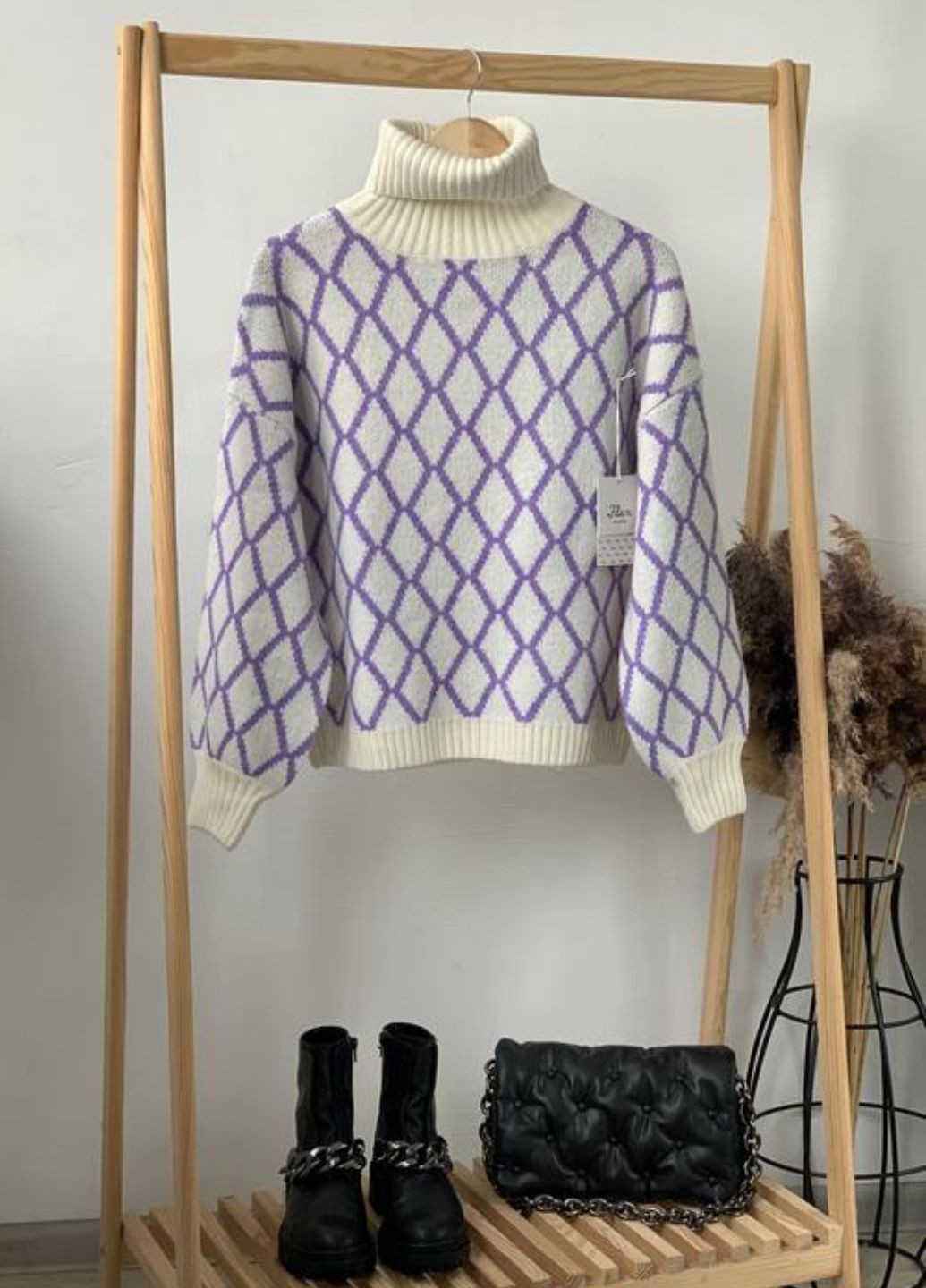 Молочный свитер женский оверсайс в узор молочный с сиреневым Flex moda